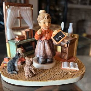 M.J. Hummel Goebel 2007 - Littlest Teacher Hummelscape Display & Figurine #2268